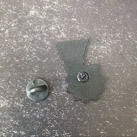 Lisa Simpson Loser Enamel Pin/ Brooch - Picture 4 of 6